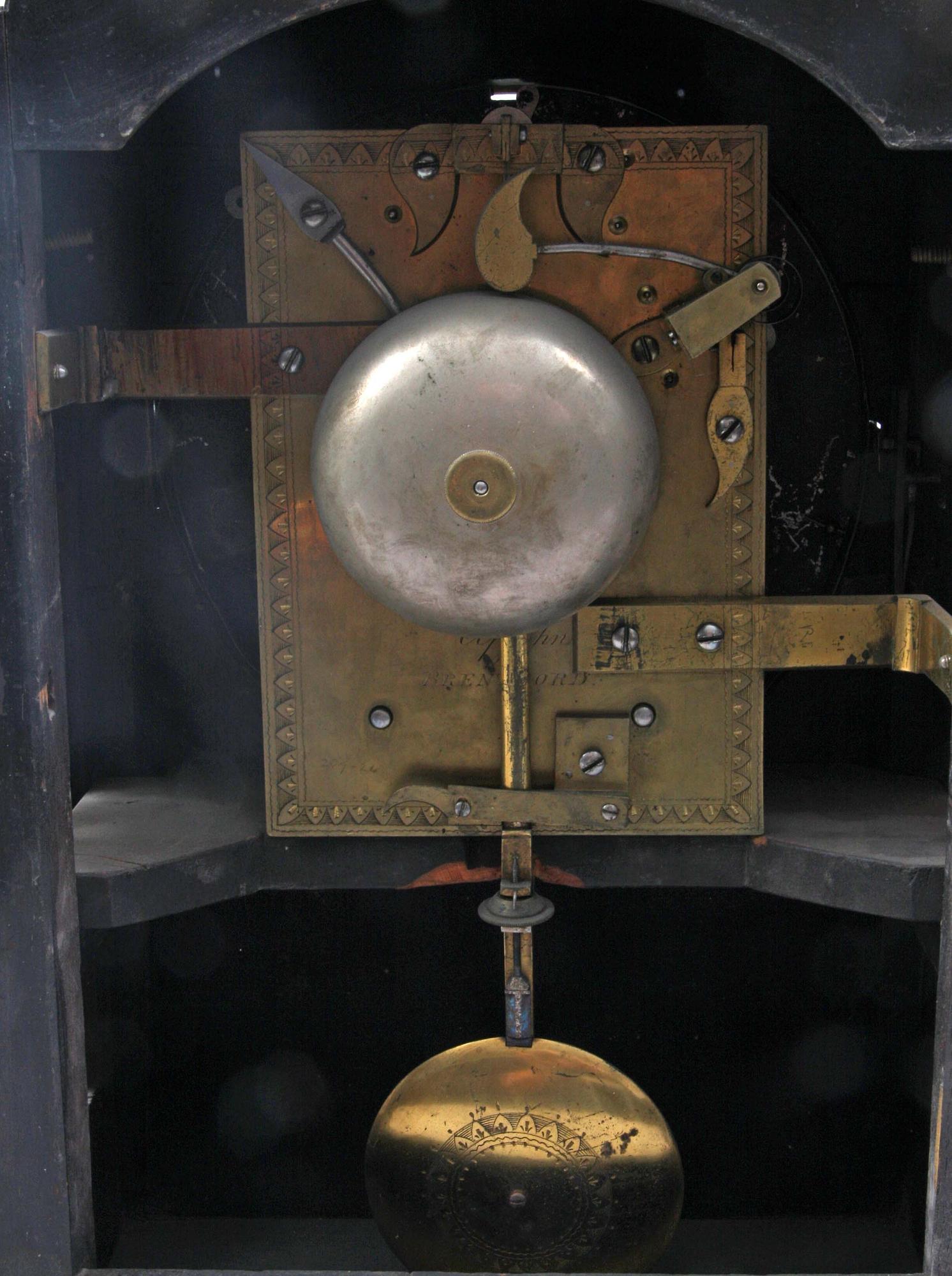 BORDSPENDYL, märkt James Upjohn, Brentford, 1800-talets mitt.