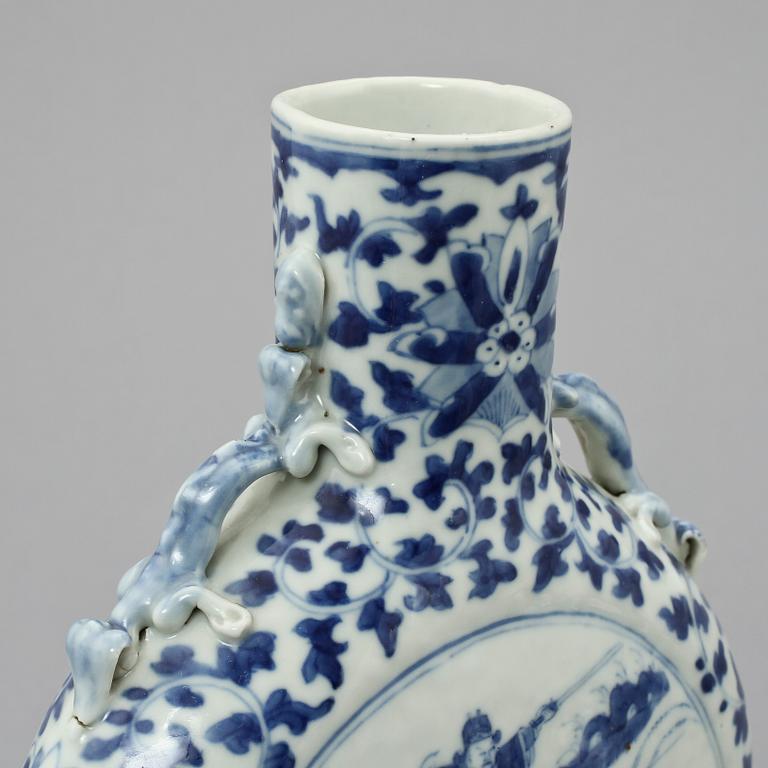 PILGRIMSKRUS, porslin, Kina, 1800/1900-tal.