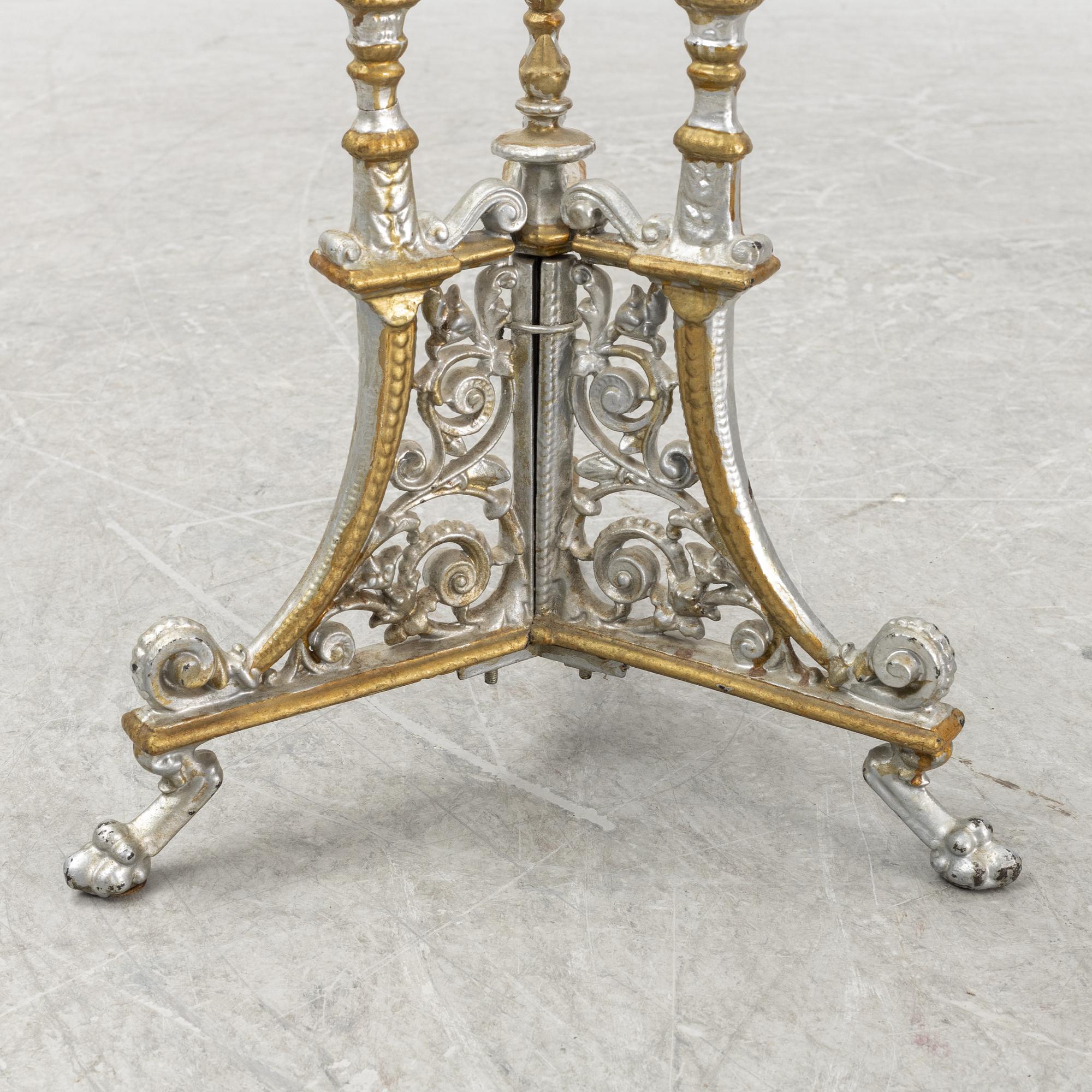 Piedestal, omkring år 1900.