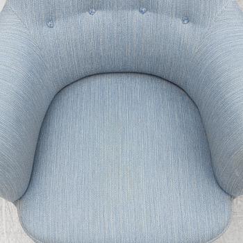 Carl Malmsten, a pair of "Samsas" armchairs, O.H. Sjögren, Sweden, 1987.