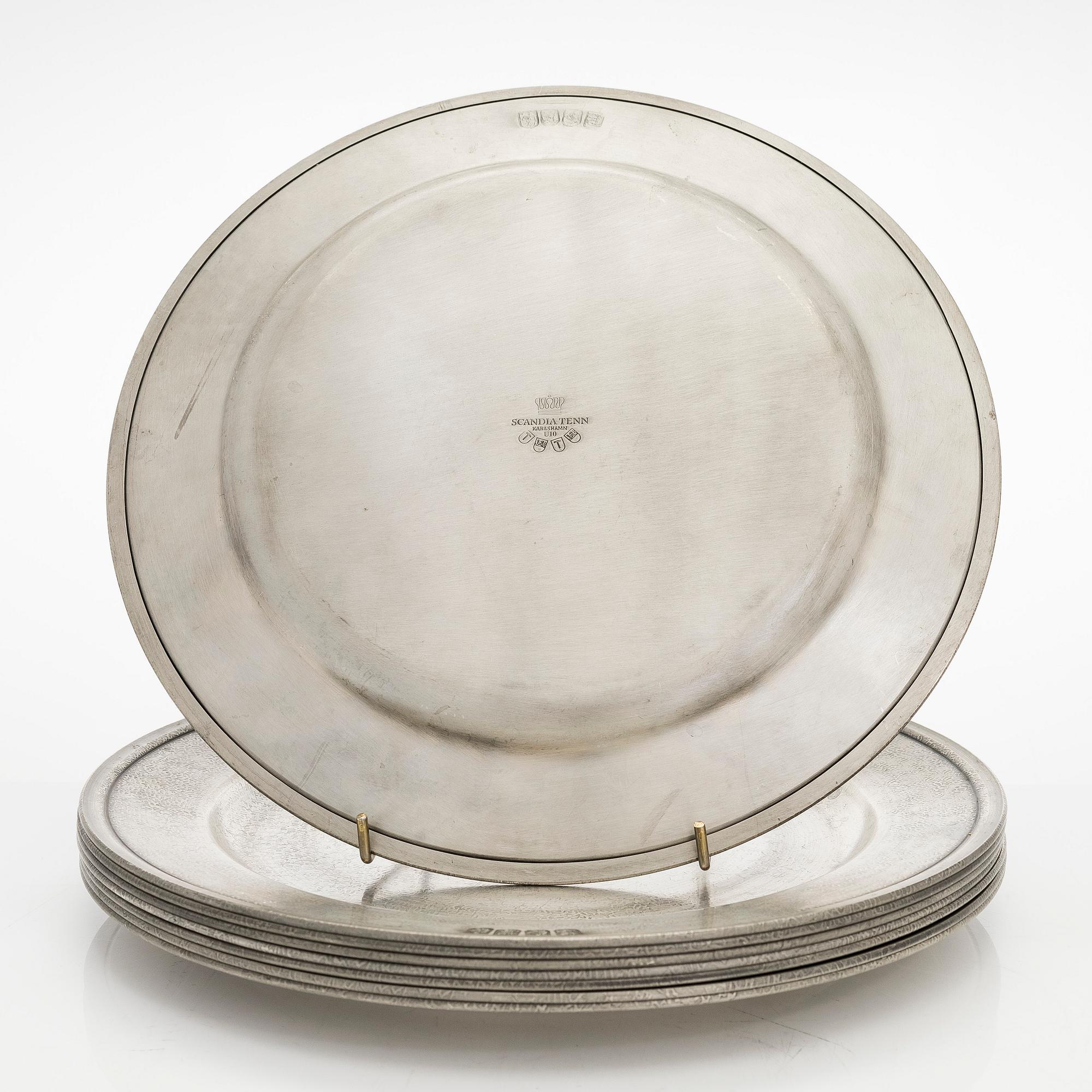 Eight Swedish pewter plates, Scandia tenn, Karlshamn 1994-95.