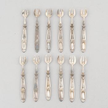 Ostrongafflar, 12 st, silver, Paris, Frankrike omkring år 1900.