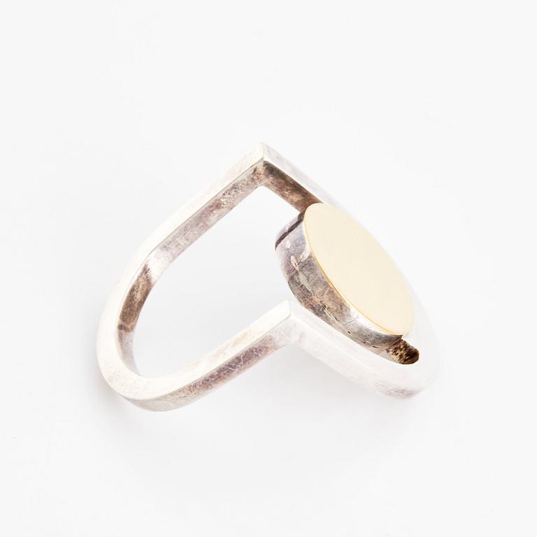 Sigurd Persson, ring silver and gilded, Stockholm 1999.