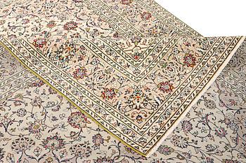 A Keshan carpet, c. 342 x 242 cm.