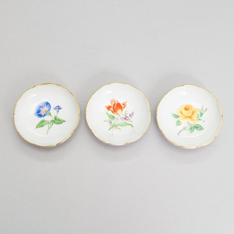 A set of 20th century eight Meissen porcelain objects.