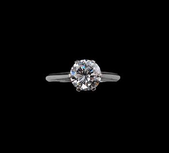 456. A RING, brilliant cut diamond 2.02 ct, H/vvs-vs. 18K white gold. N. Westerback Helsinki 1974. Weight 4,2 g.