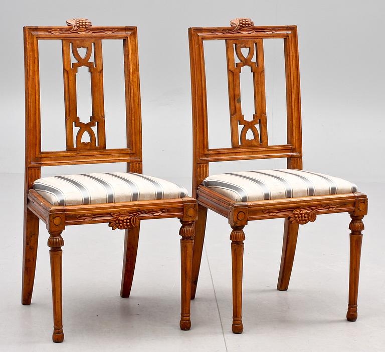 STOLAR, ett par, sengustavianska Lindomearbeten, märkta ASS:SK, omkr 1800.