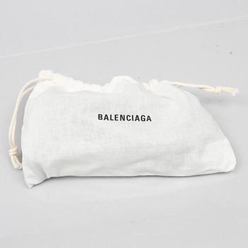 Balenciaga, Axelrem.