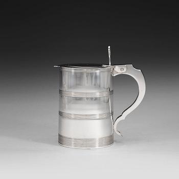 An English 18th century silver tankard, unidentified makers mark, London 1793.