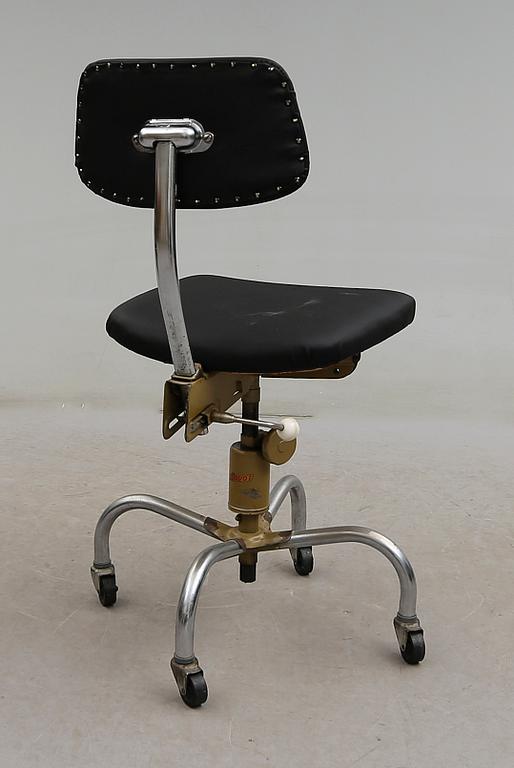 INDUSTRISTOL, 1900-talets andra hälft.