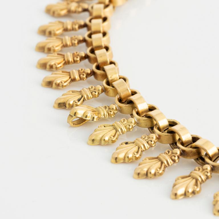 18K gold necklace.