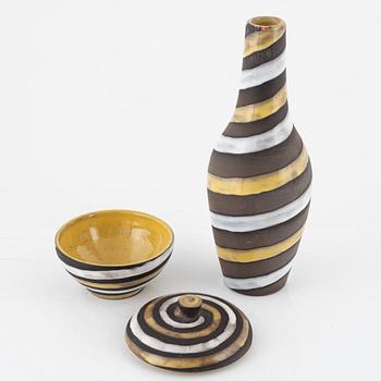 Ingrid Atterberg, vas och skål med lock "Spiral", lergods, Upsala Ekeby, 1950-tal.
