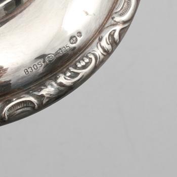 VAS samt LJUSSTAKAR, 3 st, silver, 1900-tal.