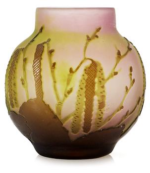1236. An Emile Gallé Art Nouveau cameo glass vase, Nancy, France.