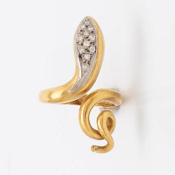 Ring 18K guld och briljanter , total vikt 9,5 g.