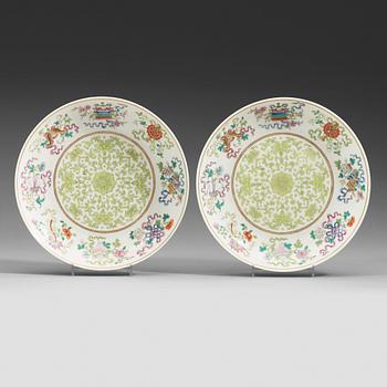 507. Two dishes, presumably Republic with Daoguangs seal mark (1912-1949).