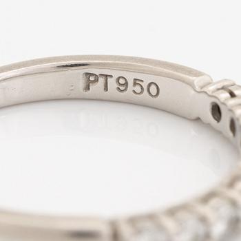 Tiffany & Co, Ring, halvallians platina med briljantslipade diamanter.