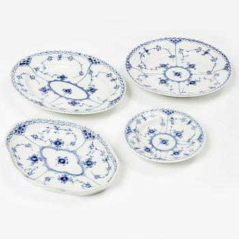 Royal Copenhagen, servisdelar, 15 st, porslin, "Musselmalet", halv blonde, Danmark, 1958-1973.