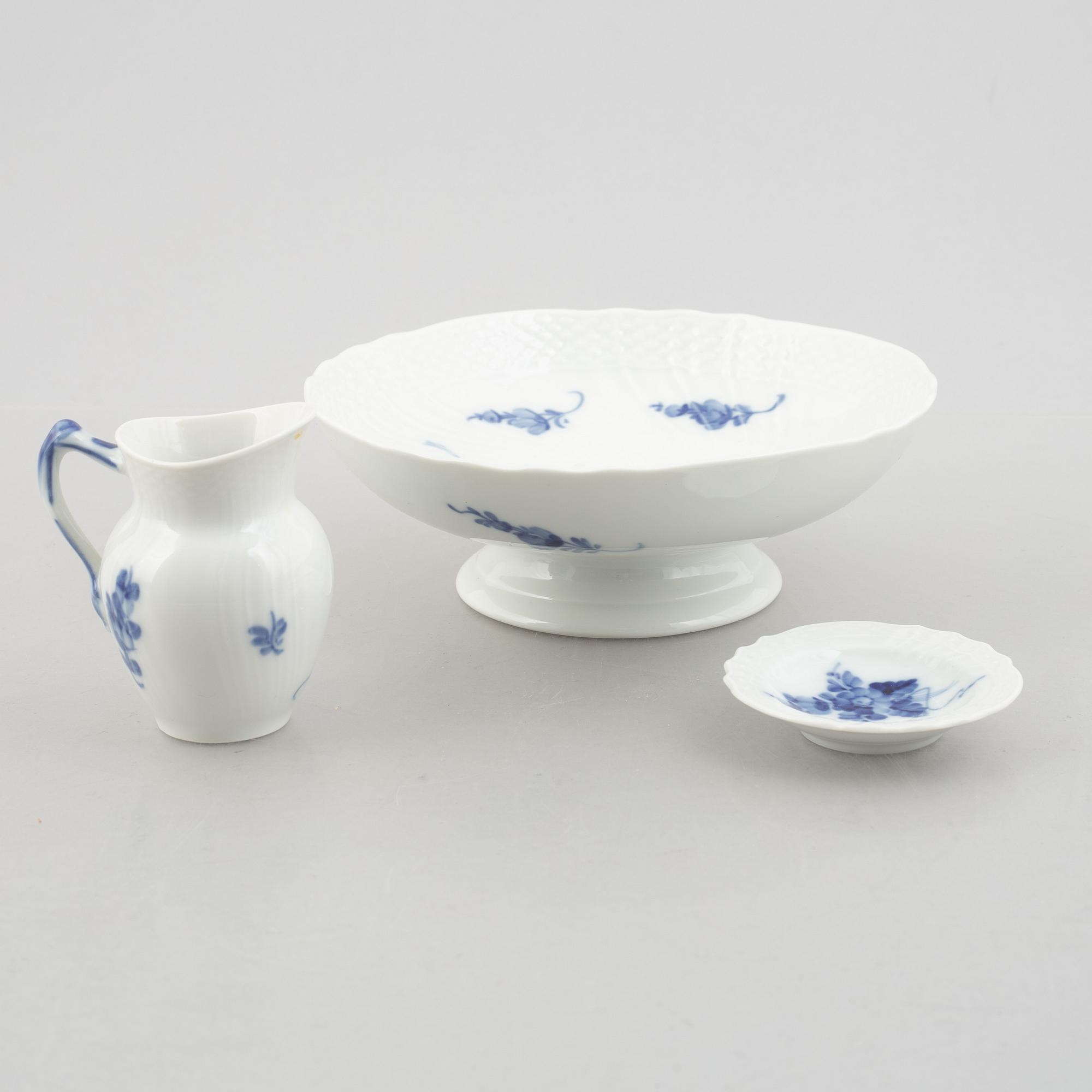 Royal Copenhagen, a 27-piece 'Blå blomst' coffee service, Royal Copenhagen, Denmark.