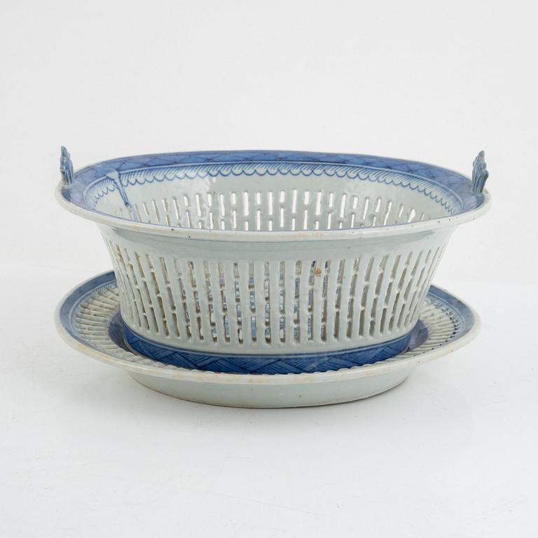 Gallerskål med underfat, porslin, Kina, Jiaqing (1796-1820).