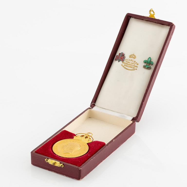 Gustav VI Adolf, a gold medal, Pro Patria, 1960.