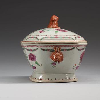 A famille rose tureen with cover and stand. Qing dynasty, Qianlong (1736-95).