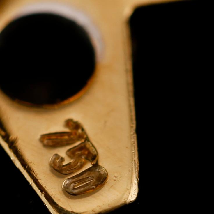 MANSCHETTKNAPPAR, 1 par, 18 k guld/vitguld, briljantslipade diamanter tot ca 0.90 ct. Total vikt 27 g.