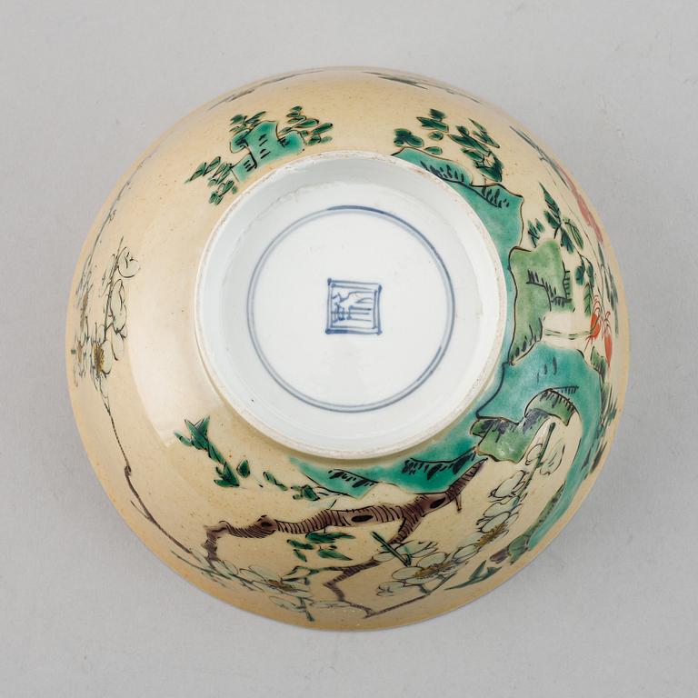 A famille verte bowl, Qing dynasty, Kangxi (1662-1722).