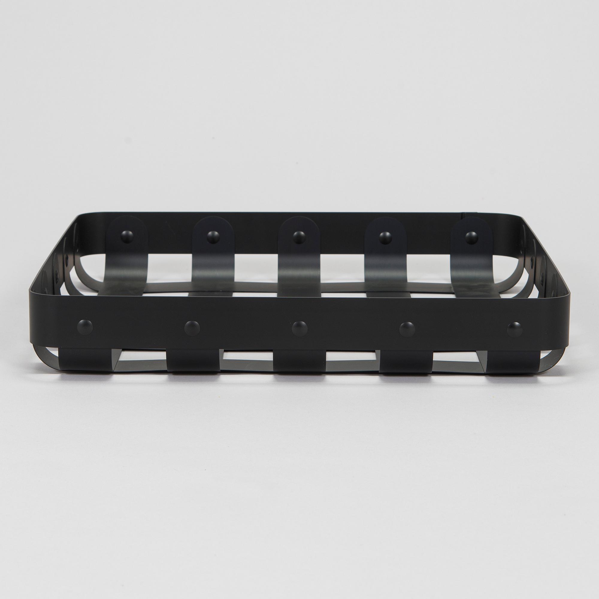 Eero Aarnio, kori, malli EA06 B "CrissCross", Alessi, 2013.