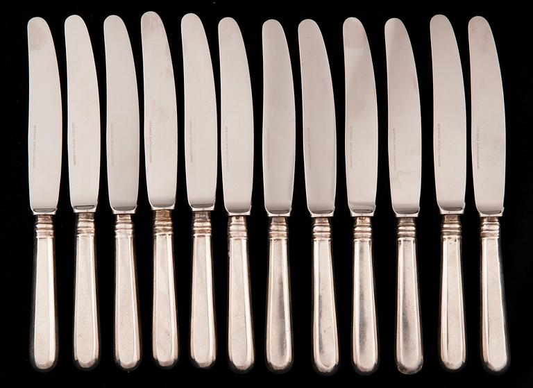 A SET OF RUSSIAN KNIVES AND FORKS, 12+12. РУССКИЙ НАБОР НОЖЕЙ И ВИЛОК, 12+12 шт.