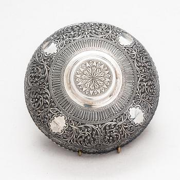 Skål, silver, österländsk, finska kontrollstämplar 1982.