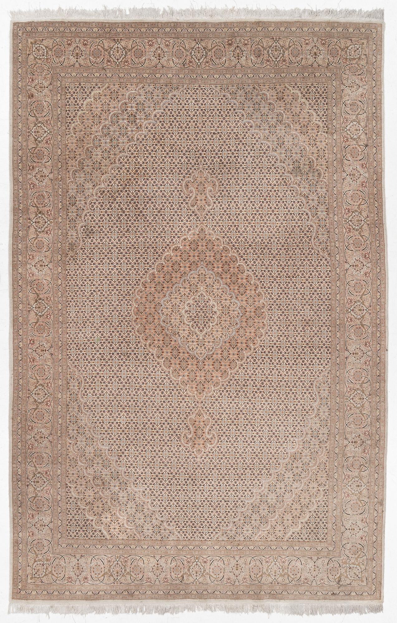 Matta, orientalisk, ca 315 x 203 cm.