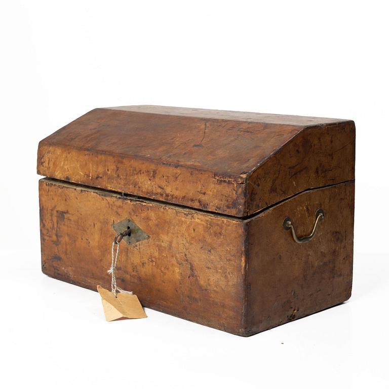 A cutlery box, 18th Century.