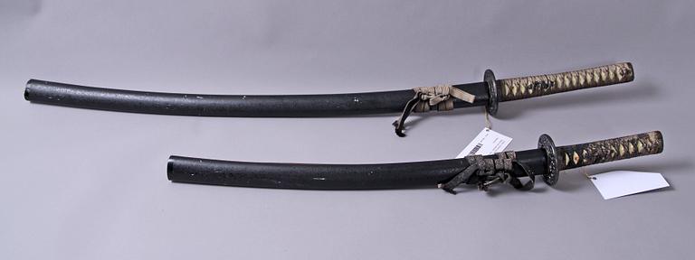 TRÄNINGSSVÄRD, 2 st, Japan, Katana resp wakisashi, 1900-tal.