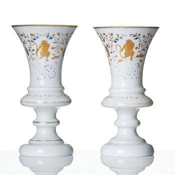 Pokaler, ett par, opalinglas, Senempire, 1800-tal.