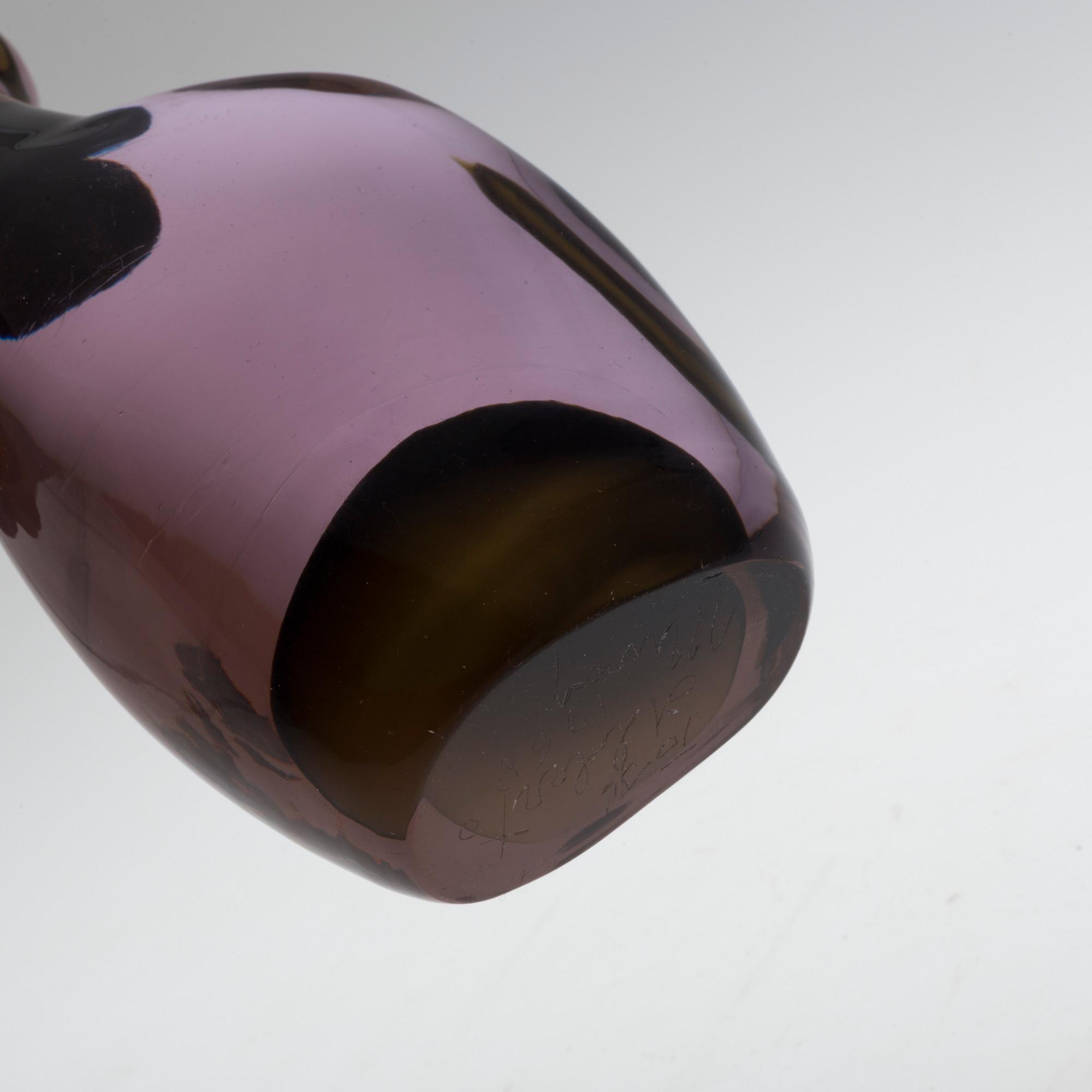 A glass sculpture of a cat, with signature "Tosi Alberto 1968 Murano".