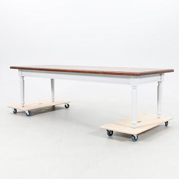 Modern manufactured table.