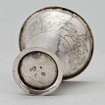 BÄGARE, silver, Lars Castman, Vimmerby, troligen 1761. Vikt 60 g.