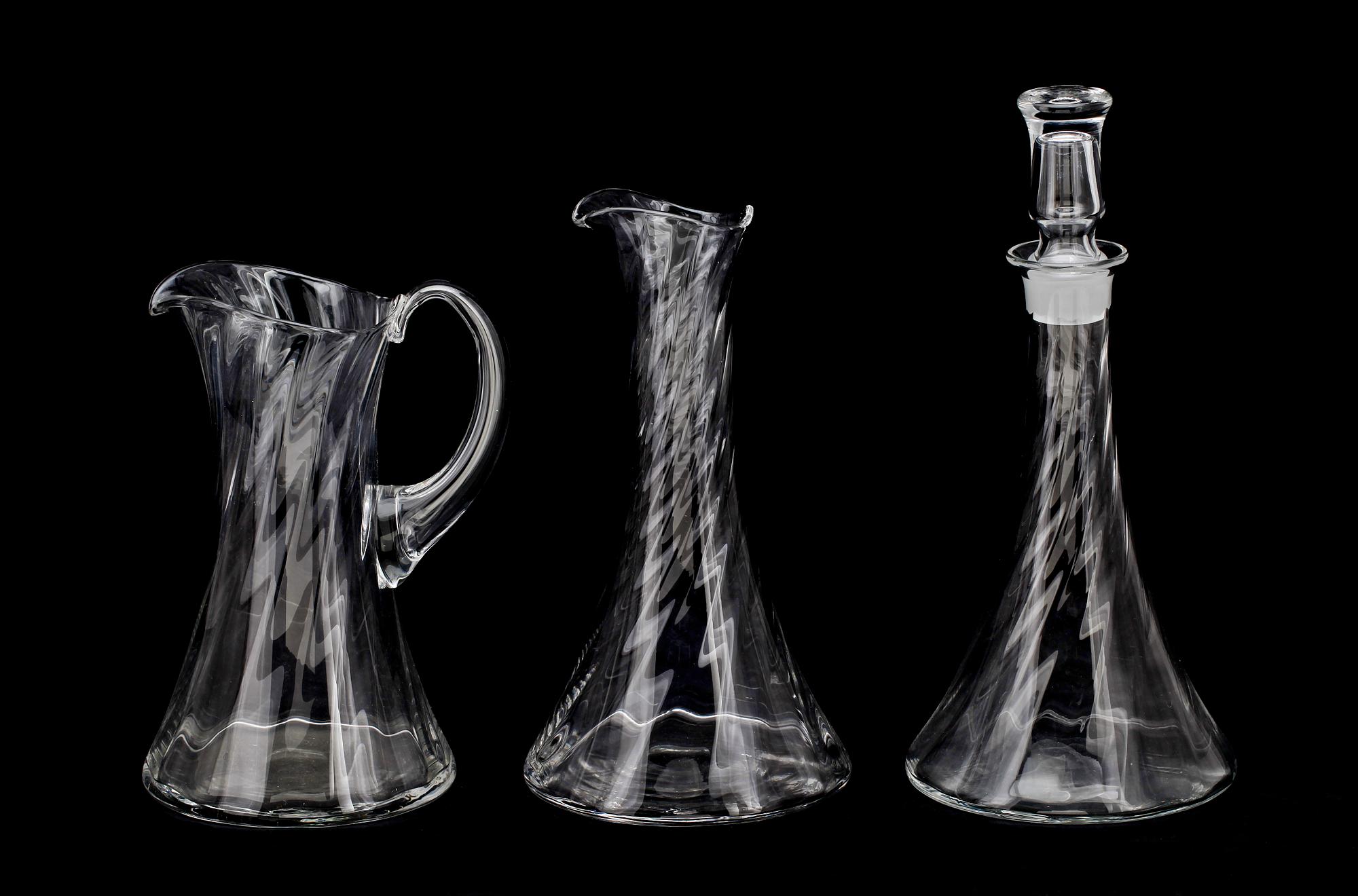 GLASSERVIS, 93 delar, "Helena", Orrefors. design: Gunnar Cyrén 1977.