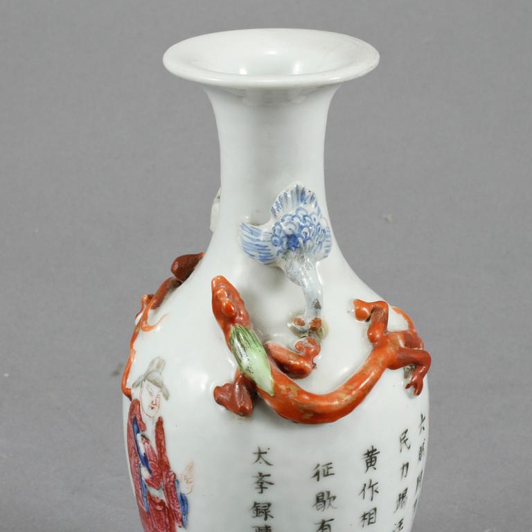VAS, porslin, Kina, 1800-tal.