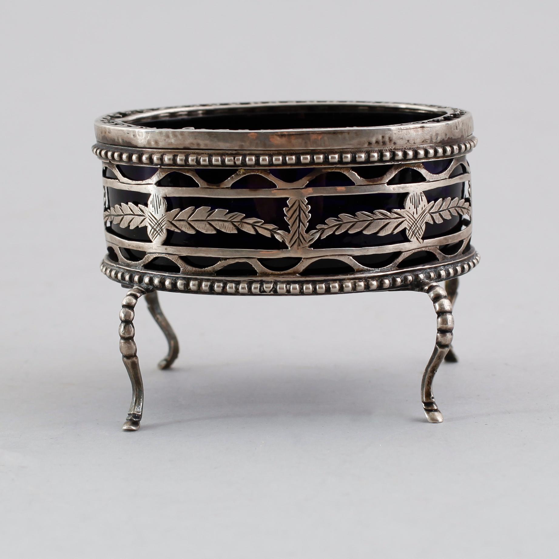 SALTKAR, silver, sannolikt omkring år 1800. Vikt ca 51 gram.
