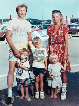 85. Anders Kristensson, "Familjen Matsson, B&W Stormarknad, Göteborg", 1992 (The  Matsson Family, B&W Supermarket, Gothenburg).