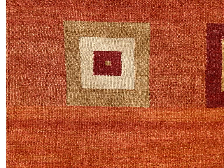 A flat weave carpet, approximately 270 x 174 cm.