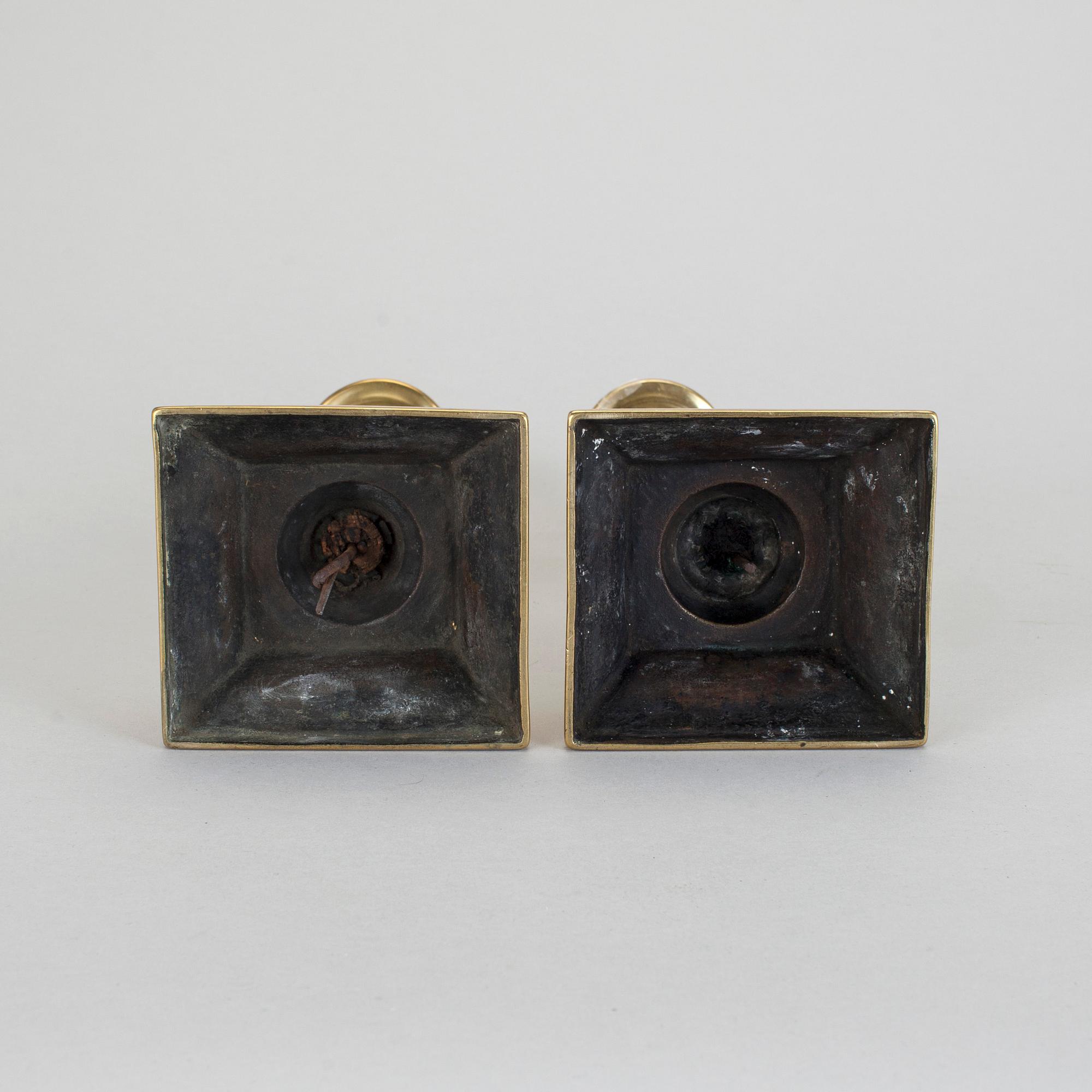 LJUSSTAKAR, ett par, mässing, England/Holland, 1800-tal.