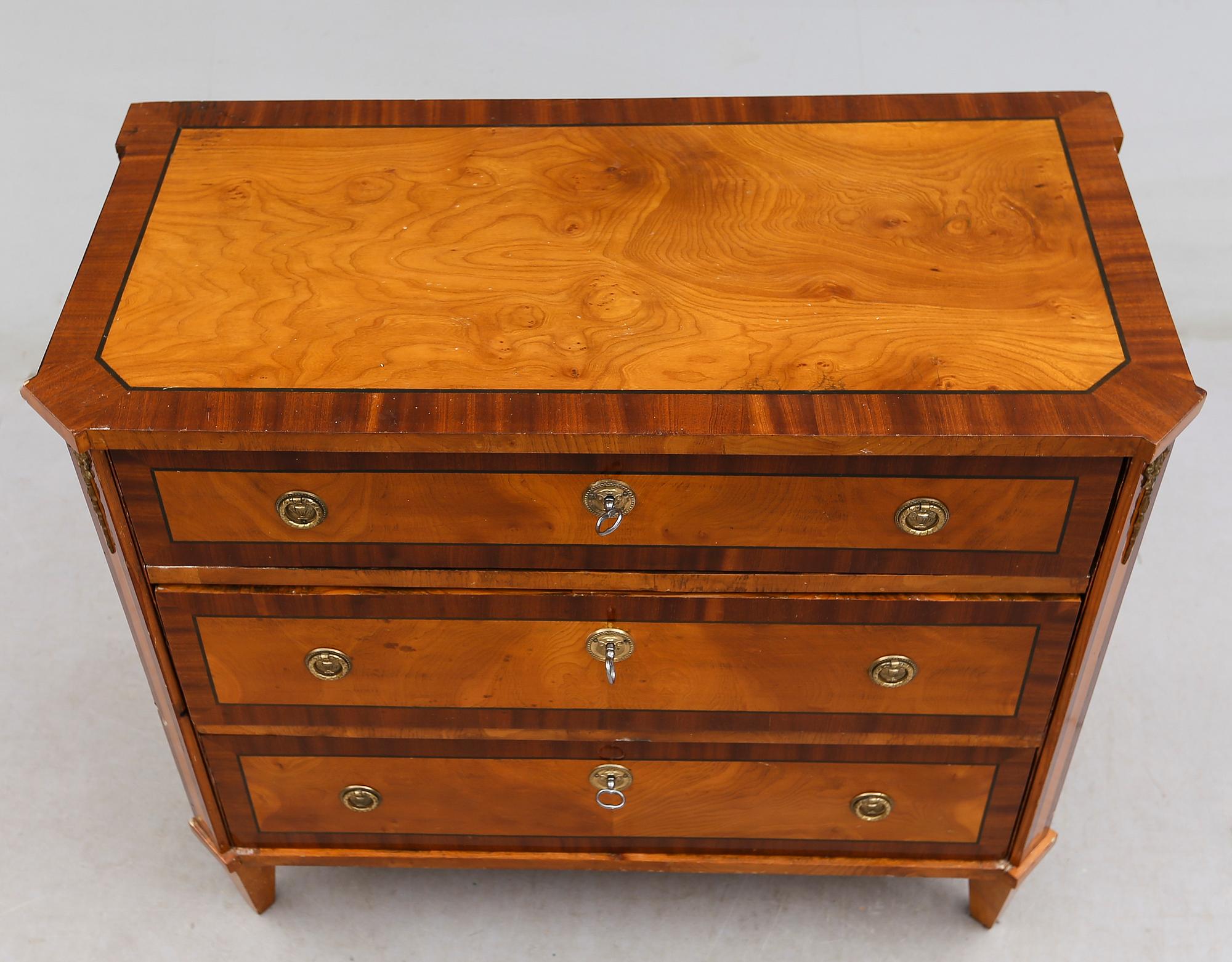 BYRÅ, gustaviansk stil, 1800-talets andra hälft.