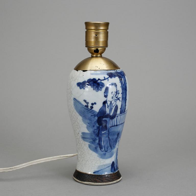 BORDSLAMPA, stengods. Kina, 1800-tal.