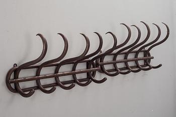 KLÄDHÄNGARE, 2 st. Thonet-modell. 1900-tal.