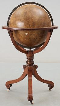 HIMMELSGLOB. NEWTON'S NEW & IMPROVED CELESTIAL GLOBE. England, 1800-talets första hälft.