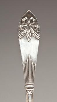 SOPPSLEV, silver. "Empire", otydlig mästarstämpel,  Stockholm, 1909, vikt ca 194 gram.