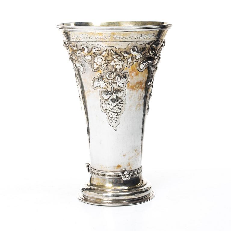 A Danish silver beaker, assay marks of both Peter Nicolai von Haven (1729–1749) and Frederik Fabritius (1787–1823).